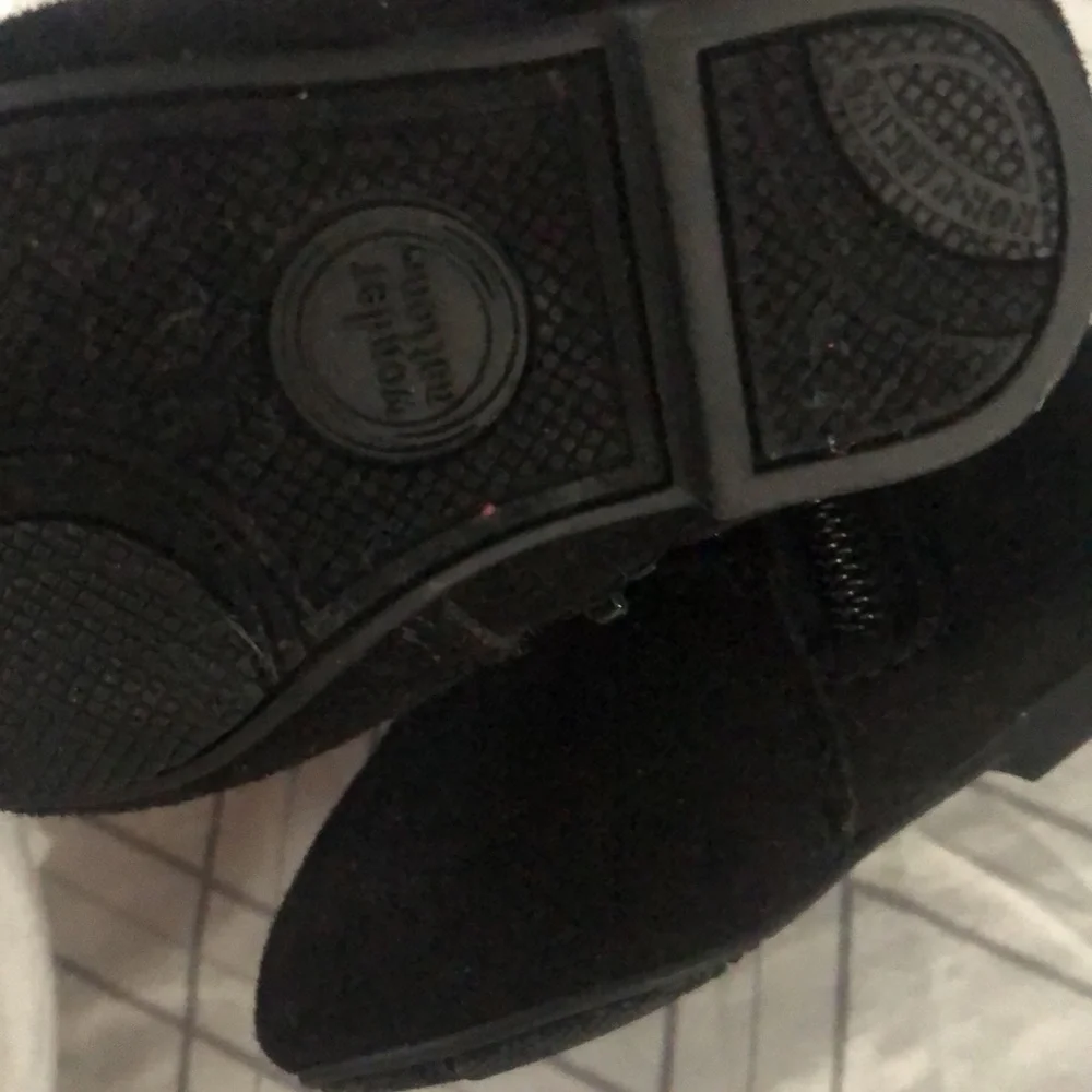 NWOT baby shoes